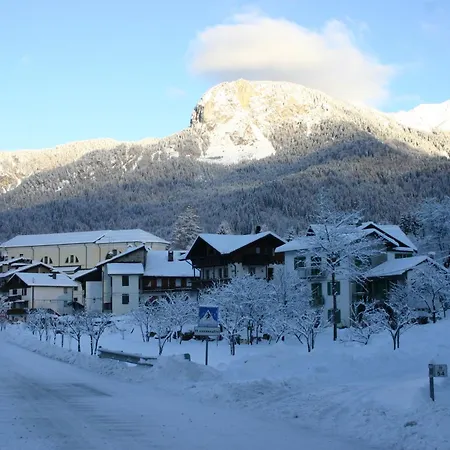 Hotel Davost 3*