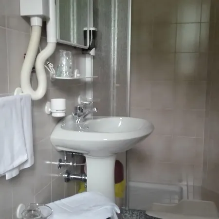 Otel Davost