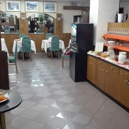 达沃斯酒店 3* 上福尔尼