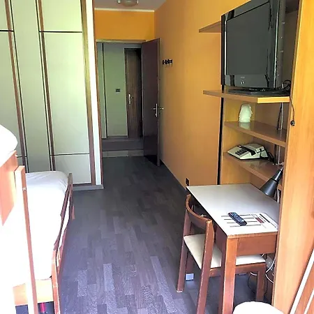 Otel Davost