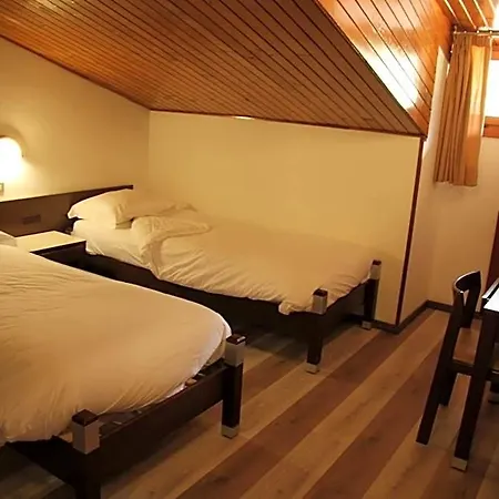 Otel Davost 3*